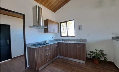 VENDO CASA EN EL FRANCES DE BOQUETE