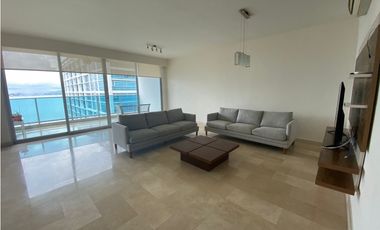 Se Alquila Apartamento en Av. Balboa $ 3200