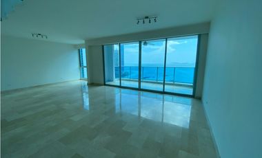 Se Alquila Apartamento en Av. Balboa $ 3200