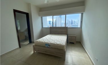 Se Alquila Apartamento en Av. Balboa $ 3200