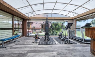 Arriendo casa excepcional con gran terreno en pasaje cerrado Plaza La Reina