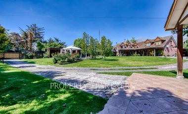 Arriendo casa excepcional con gran terreno en pasaje cerrado Plaza La Reina