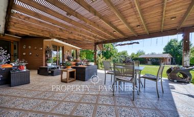 Arriendo casa excepcional con gran terreno en pasaje cerrado Plaza La Reina