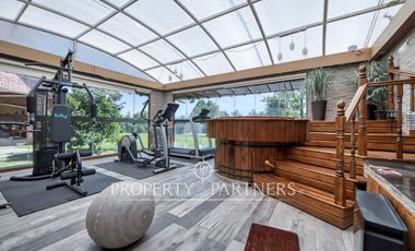 Arriendo casa excepcional con gran terreno en pasaje cerrado Plaza La Reina