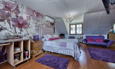 Arriendo casa excepcional con gran terreno en pasaje cerrado Plaza La Reina