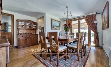Arriendo casa excepcional con gran terreno en pasaje cerrado Plaza La Reina