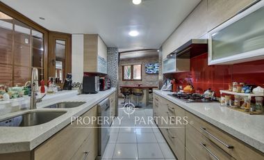 Arriendo casa excepcional con gran terreno en pasaje cerrado Plaza La Reina