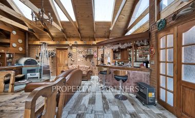 Arriendo casa excepcional con gran terreno en pasaje cerrado Plaza La Reina