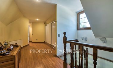 Arriendo casa excepcional con gran terreno en pasaje cerrado Plaza La Reina