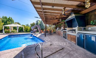 Arriendo casa excepcional con gran terreno en pasaje cerrado Plaza La Reina