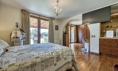 Arriendo casa excepcional con gran terreno en pasaje cerrado Plaza La Reina