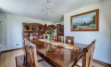 Arriendo casa excepcional con gran terreno en pasaje cerrado Plaza La Reina
