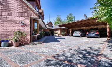 Arriendo casa excepcional con gran terreno en pasaje cerrado Plaza La Reina