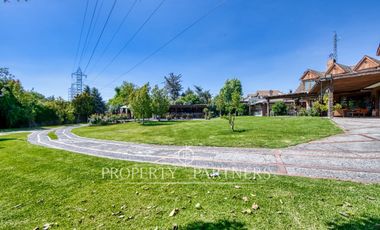 Arriendo casa excepcional con gran terreno en pasaje cerrado Plaza La Reina