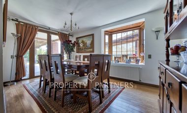 Arriendo casa excepcional con gran terreno en pasaje cerrado Plaza La Reina