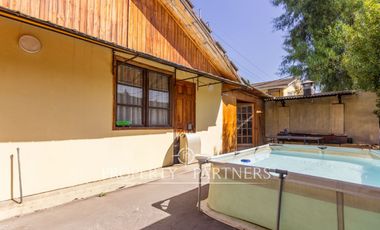 Casa de 4D en Consolidado en Villa Santa Carolina, Macul