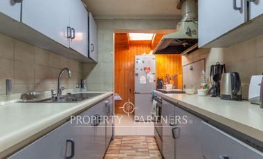 Casa de 4D en Consolidado en Villa Santa Carolina, Macul