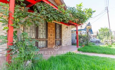 Casa de 4D en Consolidado en Villa Santa Carolina, Macul