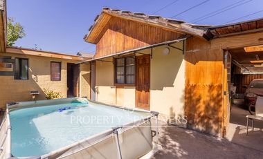 Casa de 4D en Consolidado en Villa Santa Carolina, Macul