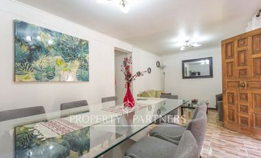 Casa de 4D en Consolidado en Villa Santa Carolina, Macul