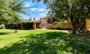 Espectacular casa provenzal tipo campiña francesa con gran parque