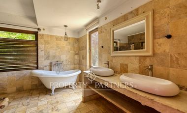 Espectacular casa provenzal tipo campiña francesa con gran parque