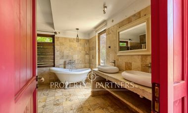 Espectacular casa provenzal tipo campiña francesa con gran parque