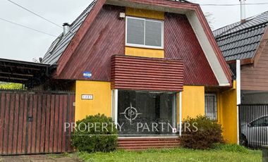 Casa en barrio residencial, Villa del Rey, excelente conectividad.