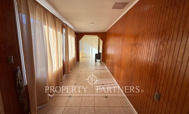 Casa en barrio residencial, Villa del Rey, excelente conectividad.