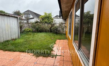 Casa en barrio residencial, Villa del Rey, excelente conectividad.