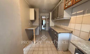 Casa en barrio residencial, Villa del Rey, excelente conectividad.