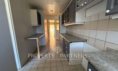 Casa en barrio residencial, Villa del Rey, excelente conectividad.