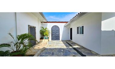Casa del Amor, Exclusiva y Lujosa Propiedad en, Frente al Mar.PEDASI