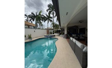 Venta Casa en Costa del Este, La Antigua