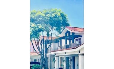VENTA DE CASA EN VERSALLES