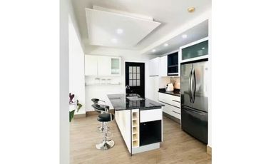 VENTA DE CASA EN VERSALLES