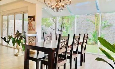VENTA DE CASA EN VERSALLES