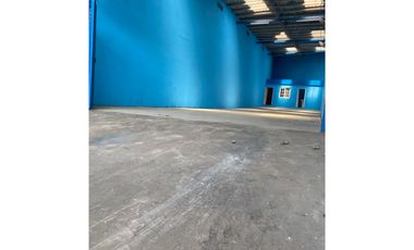 Transistmica, galera de 200m2 a solo $1200