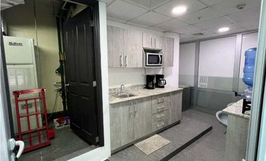 OFICINA AMUEBLADA EN ALQUILER PH OCEANIA BUSINESS CENTER
