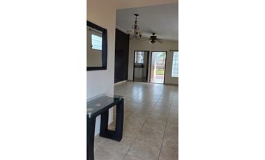 ARRAIJAN / BRISAS DEL GOLF / 3 HABITACION / 315M / TERRAZA / VACIA