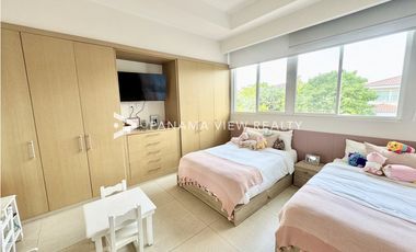 THE GROVE / SANTA MARIA / VENTA