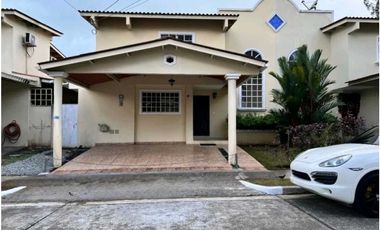 ALQUILO CASA DUPLEX EN ARRAIJAN VILLAS DEL PINAR