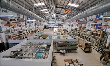 ALQUILER Y VENTA LOCAL 2.500M2  3 NIVELES TUMBA MUERTO CP