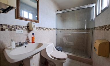 ALQUILER Y VENTA LOCAL 2.500M2  3 NIVELES TUMBA MUERTO CP