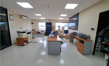 ALQUILER Y VENTA LOCAL 2.500M2  3 NIVELES TUMBA MUERTO CP