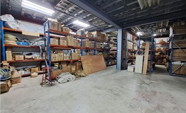 ALQUILER Y VENTA LOCAL 2.500M2  3 NIVELES TUMBA MUERTO CP