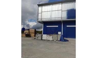 ALQUILER GALERA 100m2 PARQUE ARAPAIMA MAÑANITAS 24 DE DICIEMBRE