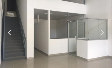 VENTA REMATE  LOCAL PLANTA BAJA 126m2 PLAZA MILLA 8