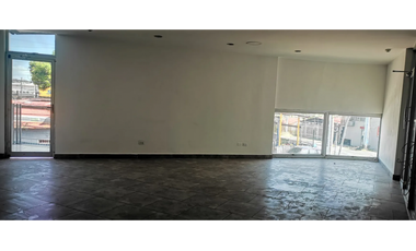 PARQUE LEFEVRE / EDIFICIO DE DOS NIVELES / CON LOCAL EN PLANTA BAJA