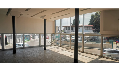 PARQUE LEFEVRE / EDIFICIO DE DOS NIVELES / CON LOCAL EN PLANTA BAJA